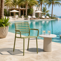 Chaise de salle à manger empilable style palissade, design à lattes horizontales, légère, en résine résistante aux intempéries, pour hôtel