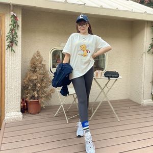 T-shirt pour femme grande taille Happy Hut, coupe ample, manches courtes, col rond, coton brossé, imprimé dessin animé, style automne, couche de base - Product Image 3