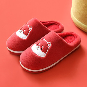 Nouveau design femme mignon dessin animé <span class=keywords><strong>chien</strong></span> forme hiver chaud chaussures d'intérieur en peluche douce couple anti-dérapant pantoufles vente en gros chaussures pour chiens - Product Image 3