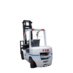 Montacargas TCM FD30T Usado de 3 Toneladas con Mástil de Tres Secciones y Distancia Entre Ejes de 3200 mm, Montacargas Diésel de Renombre Ahora Disponible - Product Image 1