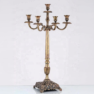 Candélabre sur pied en laiton et aluminium antique, 5 bras, fait main, gaufré, 64 cm, pour mariages et décorations de Noël - Product Image 1