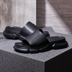 Nouvelles sandales d'hiver tendance 2025 pour hommes en cuir véritable, grandes tailles, pantoufles antidérapantes, tongs d'extérieur pour la plage, échantillon gratuit - Product Image 6