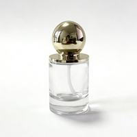 Flacon pompe cylindrique en verre personnalisé avec capuchon sphérique doré estampé à chaud, luxueux, vide, pour cosmétiques, crème et sérum de soin de la peau, Chine