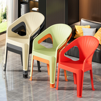 Chaise empilable en plastique à accoudoirs Xingsheng Factory, robuste, pour usage domestique, restauration, extérieur, restaurant, marché
