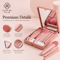 Ensemble de 5 pinceaux de maquillage personnalisables pour fond de teint et lèvres, format voyage, avec boîte de rangement en plastique – Kit d'outils de beauté