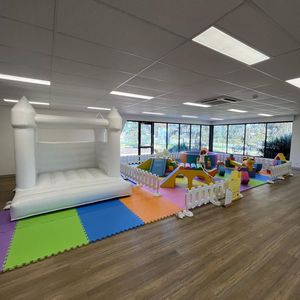Équipement mou gonflable de jeu de décoration de centre de divertissement d'enfants de <span class=keywords><strong>restaurant</strong></span> d'intérieur coloré avec la glissière de fosse de boule - Product Image 3