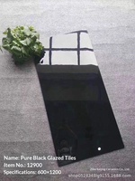 Carreaux en porcelaine de couleur foncée 600x1200mm, Design luxueux motif floral noir doré brillant grands carreaux intérieurs
