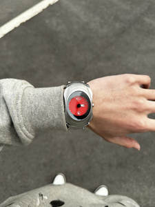 Montre à quartz analogique en silicone Y2k-Oak Time Bomb Original Millennium Y2K, design rétro de niche, géométrique, avant-gardiste - Product Image 2