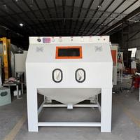 Cabine de sablage motorisée à commande PLC compacte pour l'élimination de la rouille et de la peinture sur pièces métalliques, préparation de surface par abrasion