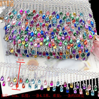 Nouvelle conception Accessoires de couture 3D pour robes, garniture personnalisée en plastique avec strass, franges et pompons pour vêtements, chaussures, et déguisements de fête.