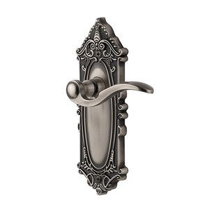 Plaque victorien en laiton Vintage de Style européen, avec levier Portofino droitier, poignée de porte simple en faux - Product Image 3