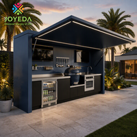 Cuisine extérieure haut de gamme JOYEDA BBQ Pod avec toit, barbecue à gaz intégré et réfrigérateur pour villa, cour, projet de complexe hôtelier