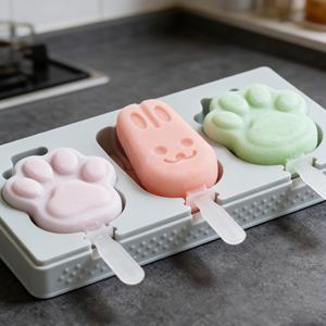 Moule à glaces en silicone de qualité alimentaire à 3 cavités pour la fabrication de bâtonnets glacés DIY, vente en gros - Product Image 1