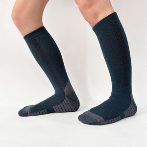 <span class=keywords><strong>Chaussettes</strong></span> de sport d'extérieur pour hommes en <span class=keywords><strong>laine</strong></span> mérinos de haute qualité, personnalisées, avec amorti par compression, logo personnalisé, <span class=keywords><strong>chaussettes</strong></span> en <span class=keywords><strong>pure</strong></span> <span class=keywords><strong>laine</strong></span> - Product Image 3