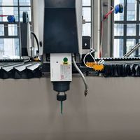 Fresadora y Perforadora CNC Automática de Doble Cabezal para Perfiles de Aluminio con Componentes Centrales del Motor, Certificación CE