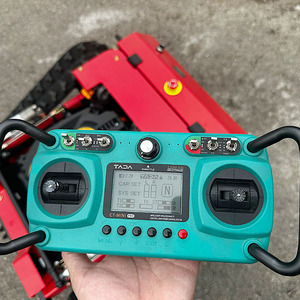 Nhà Máy Bán Hàng Trực Tiếp Cao Su Crawler Xăng Động Cơ Điều Khiển Từ Xa Máy Cắt Cỏ Công Suất Cao Tự Hành Máy Cắt Cỏ - Product Image 6