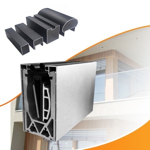 <span class=keywords><strong>Rampe</strong></span> d'escalier en aluminium moderne Xingqiu avec canal en U en <span class=keywords><strong>verre</strong></span>, résistante à la rouille et à l'eau, garantie <span class=keywords><strong>de</strong></span> 3 ans pour cadre carré sans cadre - Product Image 1