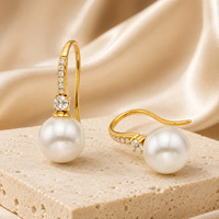Boucles d'oreilles Meli exquises en micro-incrustation, zircon carré super-brillant, perle de coquillage, acier inoxydable, plaqué or 18 carats, style français