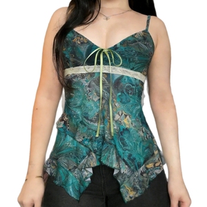 033 Nuevo Top Camisero Irregular con Cuello en V y Cordones Estampado Sey - Product Image 5