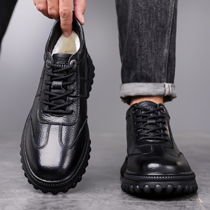 รองเท้าบูทหิมะฤดูหนาวสำหรับผู้ชายสีดำแบบผูกเชือกพื้นหนาหนังวัวอุ่นสบายสำหรับคุณพ่อวัยกลางคนและผู้สูงอายุ - Product Image 4