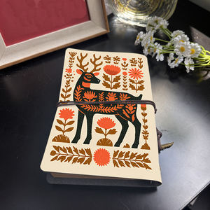 Cuaderno Vintage A6 hecho a mano con colgante con cierre de corbata, 80 hojas, regalo perfecto para administradores sanitarios con flores de ciervo - Product Image 3