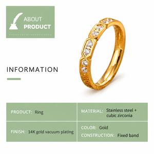 Bague en acier inoxydable texturé doré avec zircone cubique - Product Image 3