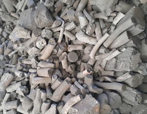 Charbon de bois de Cassia du Vietnam à combustion longue durée, faible teneur en cendres (5%), 6000J de calories pour une cuisson propre - Product Image 3