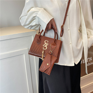 Borse Donna all'Ingrosso Sac à Main Femme Borse a Spalla Donna Borsa Rossa Effetto Coccodrillo Resistente Borsa da Chiesa Sunday Best Prezzo di Fabbrica 2026 - Product Image 4