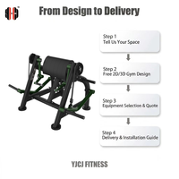 Machine à curls biceps professionnelle avec double bras indépendants, large repose-coudes et système de charge par plaques, pour usage en studio