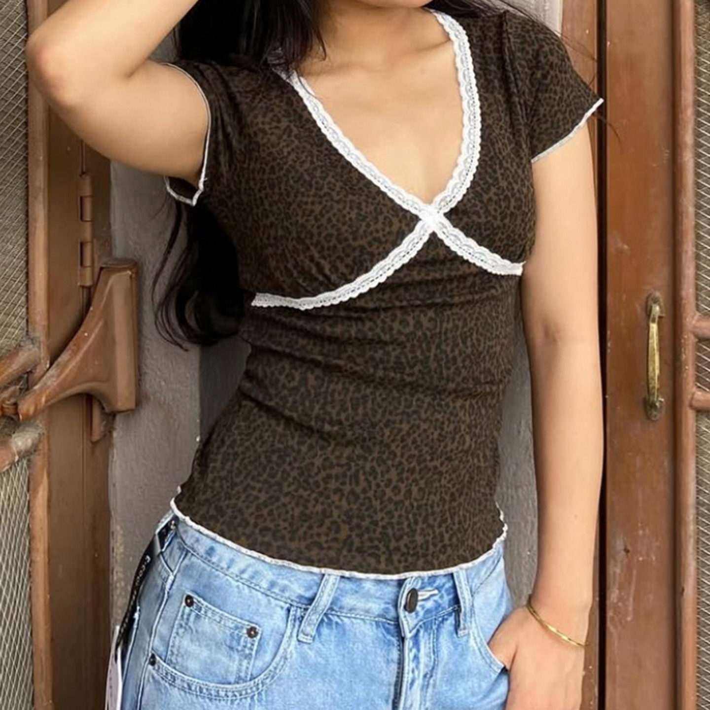 ヒョウ柄レース Tシャツ女性のセクシーなスリムフィット V ネック 