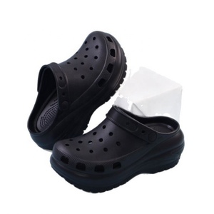 Sabots noirs à bout fermé pour femmes, semelle épaisse en EVA, soutien de la voûte plantaire, antidérapants, dessus en plastique, semelle extérieure en caoutchouc, pantoufles toutes saisons - Product Image 5