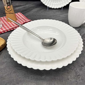 Trắng Sứ Khách Sạn Nhà Hàng Món Ăn Scalloped Bữa Ăn Tối Tấm Và Cốc Tùy Chỉnh Gốm Tấm Và Bát Đặt Đồ Ăn Bộ Đồ Ăn - Product Image 2