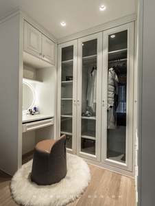 Armoire/Placard sur mesure contemporain avec portes coulissantes en bois massif - Product Image 5