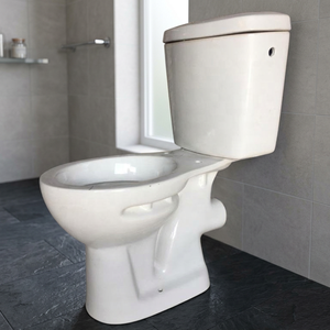 Ensemble WC complet en céramique avec cuvette à deux pièces, couvercle de siège en plastique et raccords LLC - Product Image 2