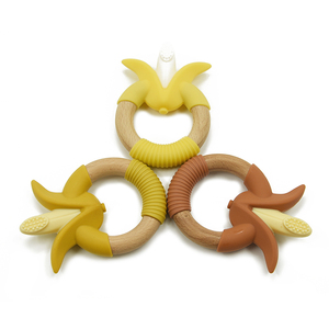 2023 nouveau Design <span class=keywords><strong>de</strong></span> qualité alimentaire sans Bpa infantile Bracelet <span class=keywords><strong>anneau</strong></span> <span class=keywords><strong>banane</strong></span> mâcher jouet Bracelet Silicone en bois <span class=keywords><strong>anneau</strong></span> <span class=keywords><strong>de</strong></span> <span class=keywords><strong>dentition</strong></span> pour bébé - Product Image 3