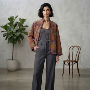 Veste en velours Suzani mauve poussiéreux pour femme, broderie florale artisanale, style bohème, luxe, boutique, vente en gros, fournisseur de vêtements d'extérieur tendance - Product Image 1