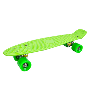 Haute qualité en plastique Cruiser poisson couleur unie court 22*6 pouces 4 grandes roues en polyuréthane planche à roulettes - Product Image 5