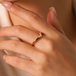 Anillo Personalizado al por Mayor, de Acero Inoxidable 316L, Chapado en Oro de 14k y 18k, con Zirconia en Forma de Corazón, para Mujer - Product Image 4