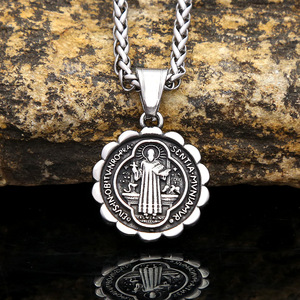 Yunnique – collier avec pendentif médaille Saint Benoît en acier inoxydable, breloque religieuse ronde pour hommes et femmes, bijoux cadeau - Product Image 2