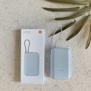 แบตสำรองพกพา OEM แบรนด์แท้ ความจุ 10000mAh แบบ Li-Polymer ดีไซน์บางเฉียบ พร้อมสายชาร์จในตัว รองรับการชาร์จเร็ว DC Input 22.5W สำหรับอุปกรณ์ต่างๆ - Product Image 3
