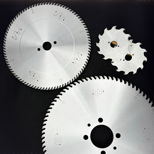 <span class=keywords><strong>Lame</strong></span> <span class=keywords><strong>de</strong></span> <span class=keywords><strong>scie</strong></span> <span class=keywords><strong>circulaire</strong></span> à panneau en carbure TCT <span class=keywords><strong>de</strong></span> qualité industrielle <span class=keywords><strong>de</strong></span> 400mm pour l'exploitation forestière du bois électrique Machine <span class=keywords><strong>de</strong></span> découpe à chaud en acier au carbone - Product Image 1