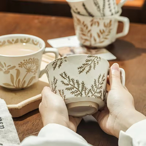 Tazas de Café de Cerámica Modernas Hechas a Mano con Diseño de Dibujos Animados, Regalo para Fiestas, Color y Logotipo Personalizables, Capacidad de 301-400 ml - Product Image 4