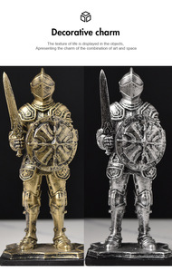 Đồ trang trí hình chiến binh nhựa mới về, mặc giáp - Product Image 3