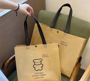 Sac de courses pour enfants en non-tissé enduit imperméable, bleu, motif dessin animé, avec bouton personnalisé - Product Image 5