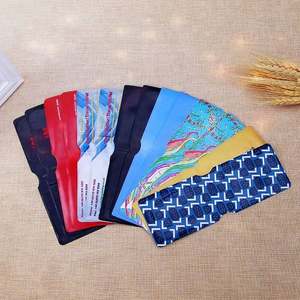 Porta Tarjetas de PVC Transparente de Alta Calidad con Logotipo Personalizado de Fábrica para Empacar Tarjetas de Identificación, Crédito y Visa - Product Image 4