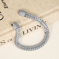 CLIORO Bracciale Unisex Impermeabile a Doppio Strato con Catena Intrecciata, Gioiello da Polso Trendy Hip Hop per Uso Quotidiano