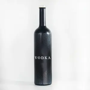 750ml negro con logotipo personalizado Vodka botellas de vidrio vino helado/Whisky botellas de ron al por mayor