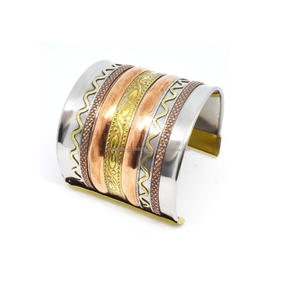 Nuevo Diseño de Brazalete Metálico de Otoño, Brazalete Tricolor para Mujer, Brazalete de Acero Inoxidable, Joyería de Moda para Chica - Product Image 5