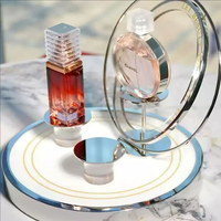 Plateau de présentation cosmétique de luxe pour comptoir, idéal pour les produits de soin, parfums et maquillage en magasin de détail
