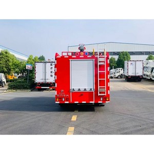 Camión de Bomberos Pequeño ISUZU ELF 4x2, 4000L de Agua y Espuma, Equipo de Rescate y Extinción de Incendios, Camión Especial - Product Image 5